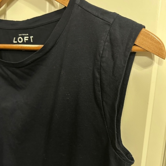 Ann Taylor LOFT size M Dark Blue Muscle Tee. Beautiful condition. Cotton/Modal - Picture 2 of 7
